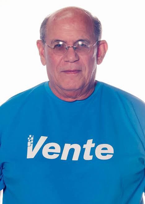 Crónica sobre las ambiciones, caídas y metamorfosis políticas de Omar González Moreno